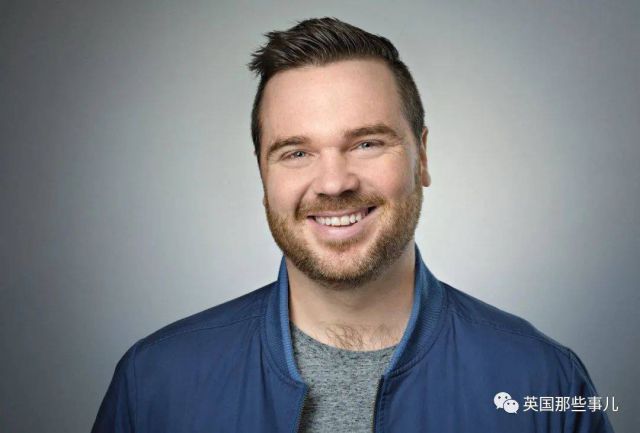 Portrait photograph of a smiling man accompanying the Bing article